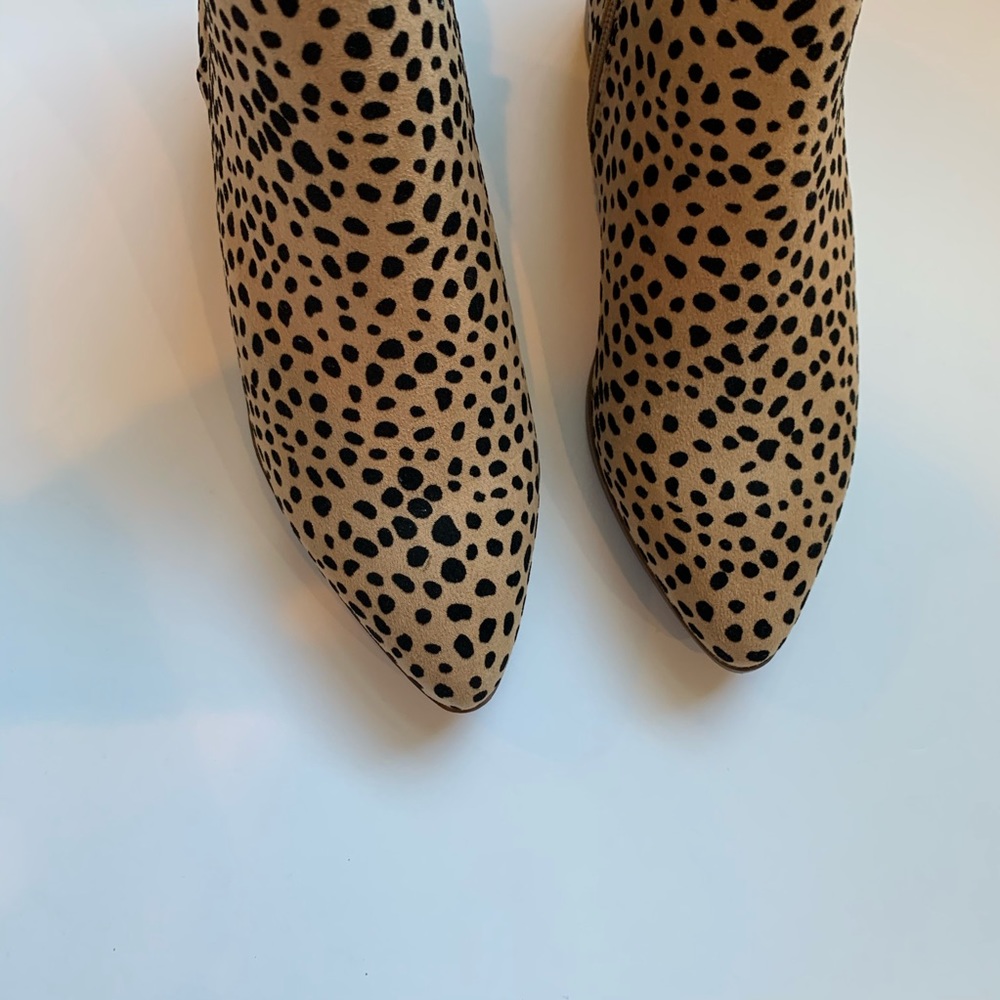 LAST PAIR! Vegan cheetah print ankle booties - Picture 3 of 6